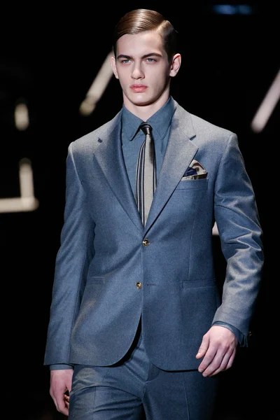 Look 11